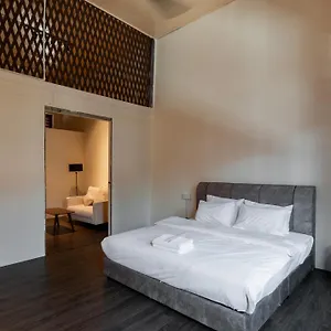  Gasthof Melayu By Aayu - 10 Mins Walk To 1st Avenue Mall Ma­lay­sia